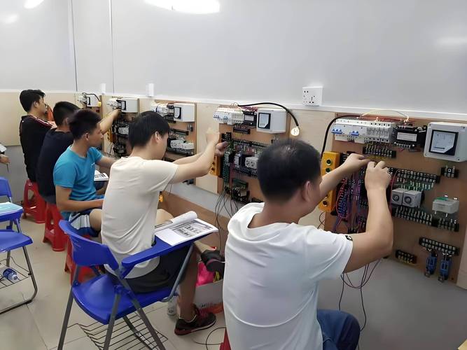 广东电工证报名条件有哪些具体要求?-图1 广东电工证报名条件有哪些具体要求?-图1