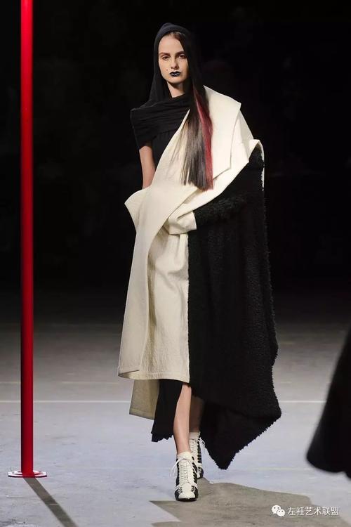 逆向思维服装，如何颠覆传统穿搭逻辑？-图2