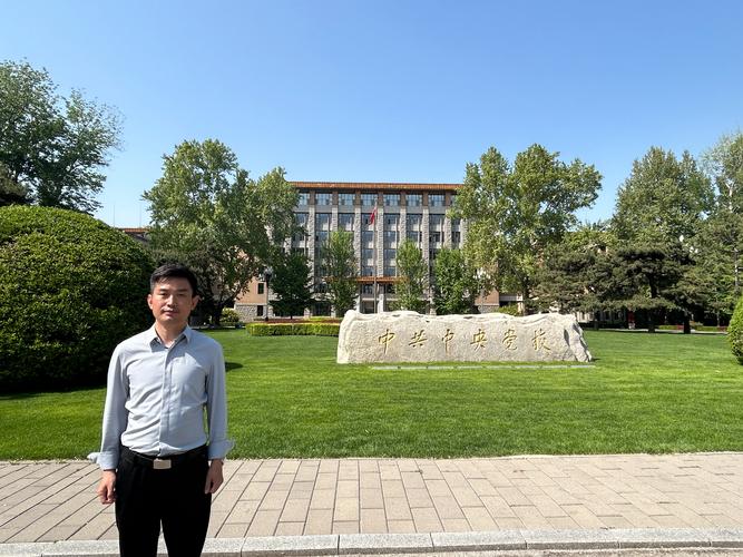 白桦校长毕业于哪所大学?-图1 白桦校长毕业于哪所大学?-图1