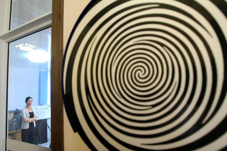 催眠真的能有效瓦解强迫思维的恶性循环吗?其作用机制与局限又在哪里?-图1 催眠真的能有效瓦解强迫思维的恶性循环吗?其作用机制与局限又在哪里?-图1