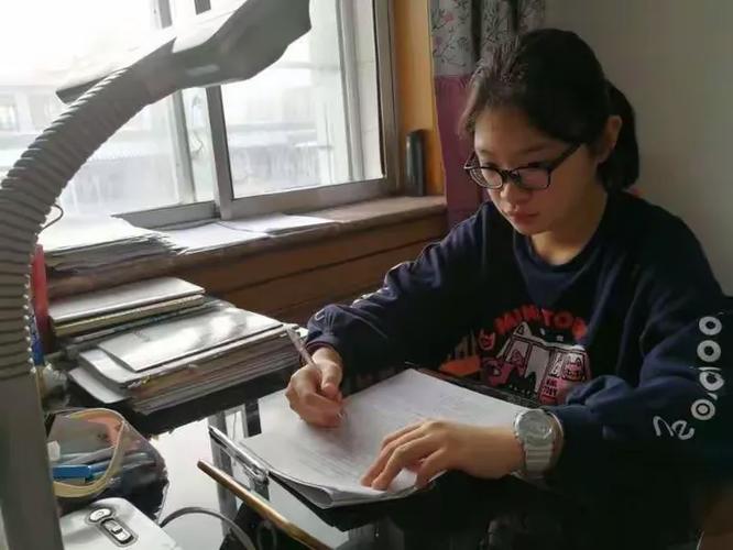 鹤岗中学今年录取线是多少？-图2