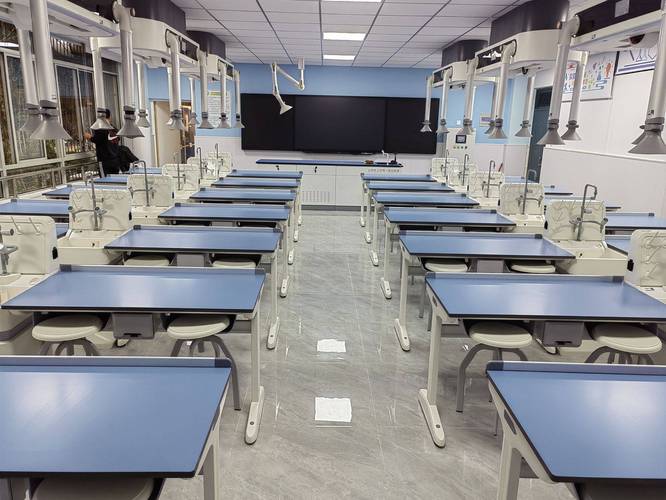 高校实验室数量哪家强？-图1