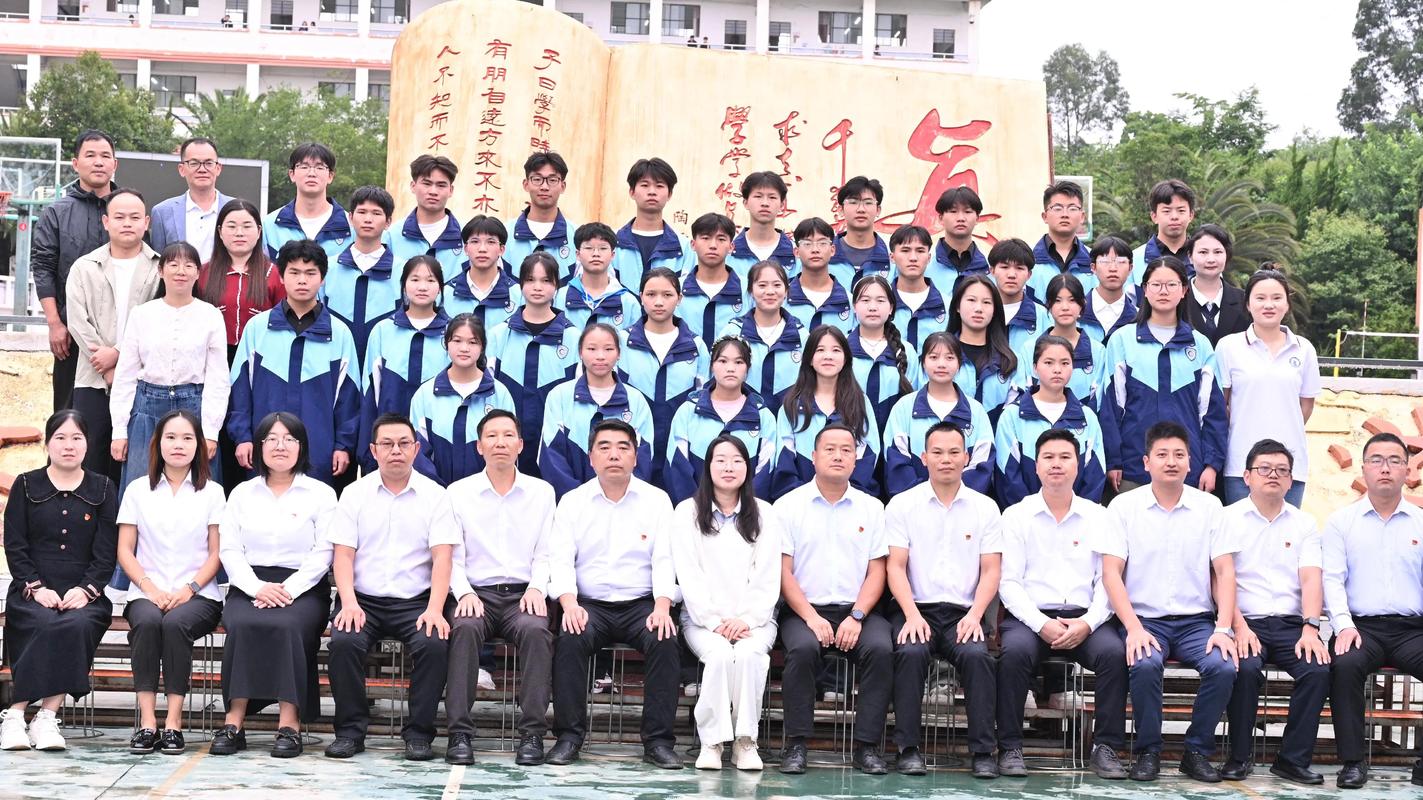 罗胜联毕业于哪所学校？-图2